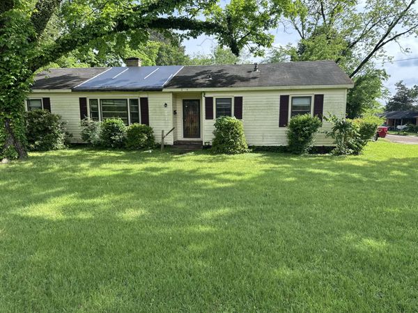 205 Burnett, Aberdeen, MS 39730