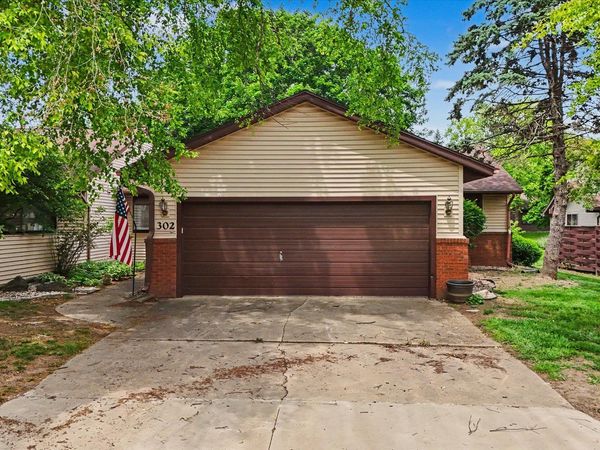 302 Spring Circle , Urbana, IL 61802