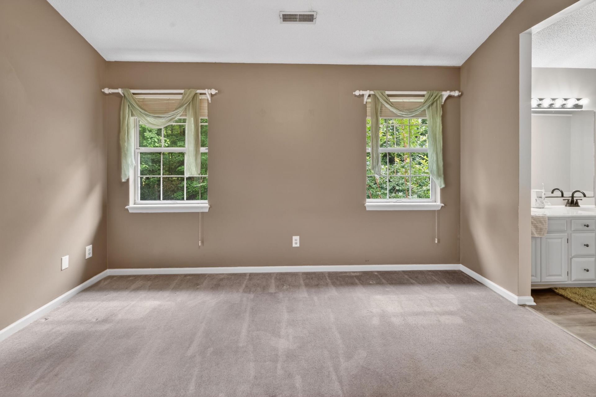 236 Smithfield Avenue Photo 19