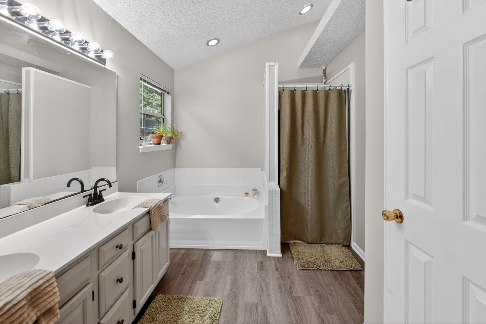 236 Smithfield Avenue Photo 21
