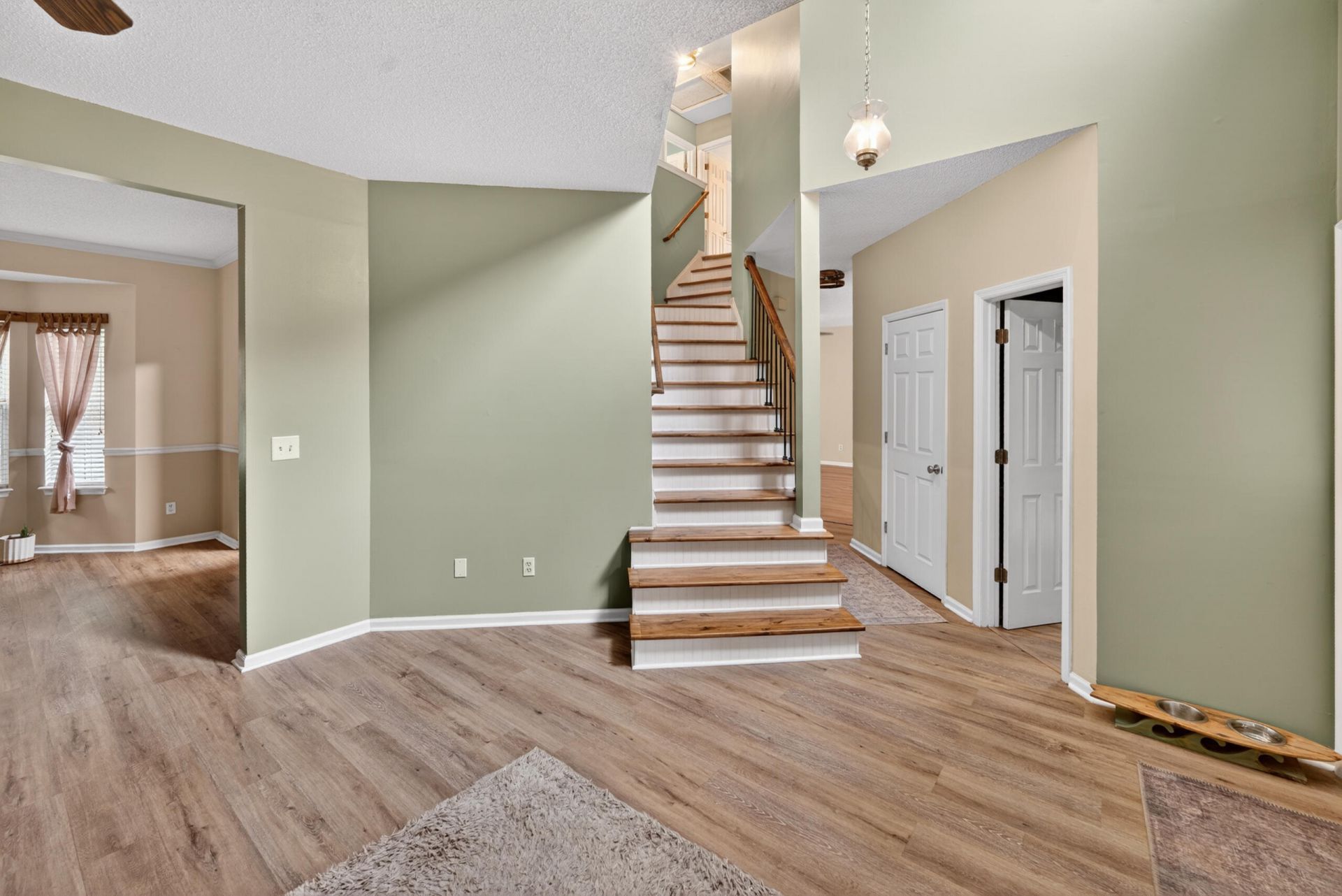 236 Smithfield Avenue Photo 6