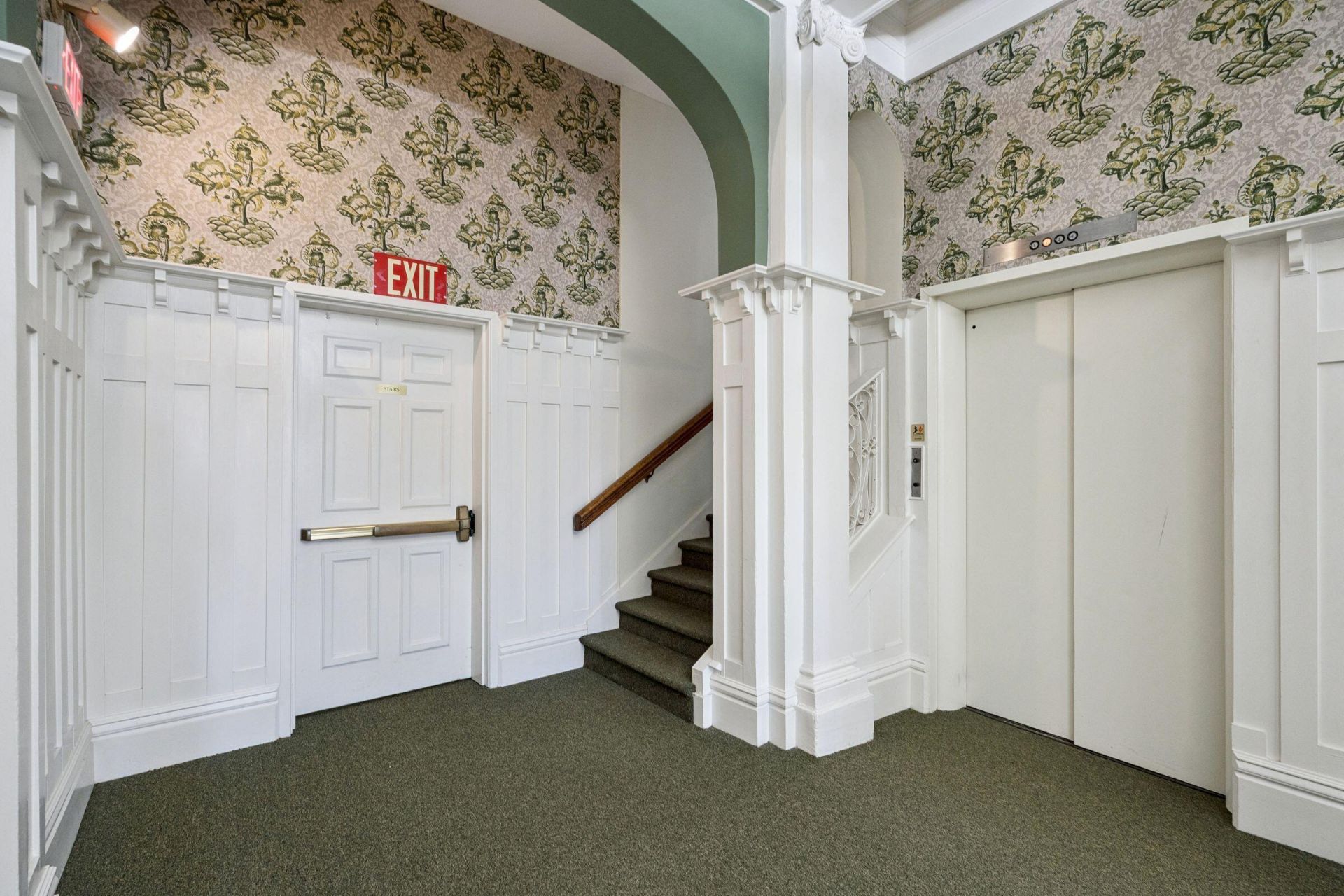 55 Ashley Avenue Photo 5