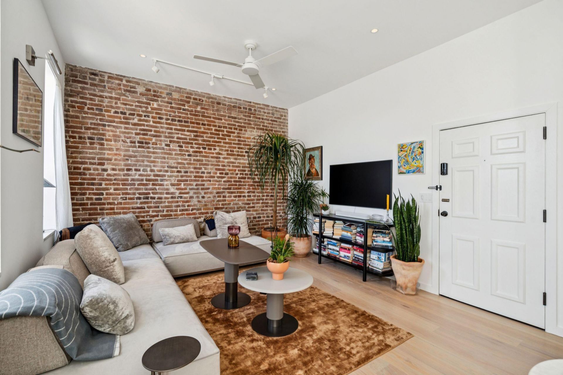 55 Ashley Avenue Photo 7