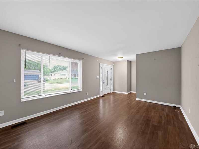 312 Porter Drive, Englewood, OH 45322 Photo 4