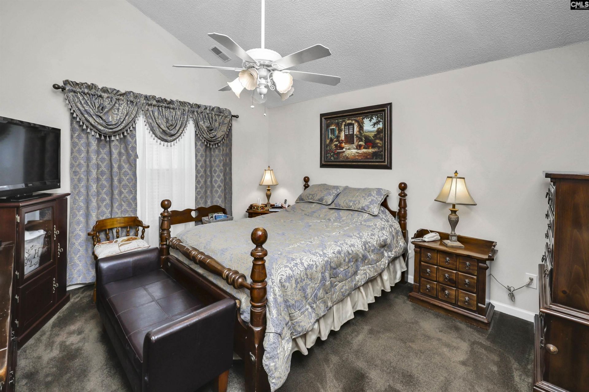 1033 Ivy Green Circle  Photo 4