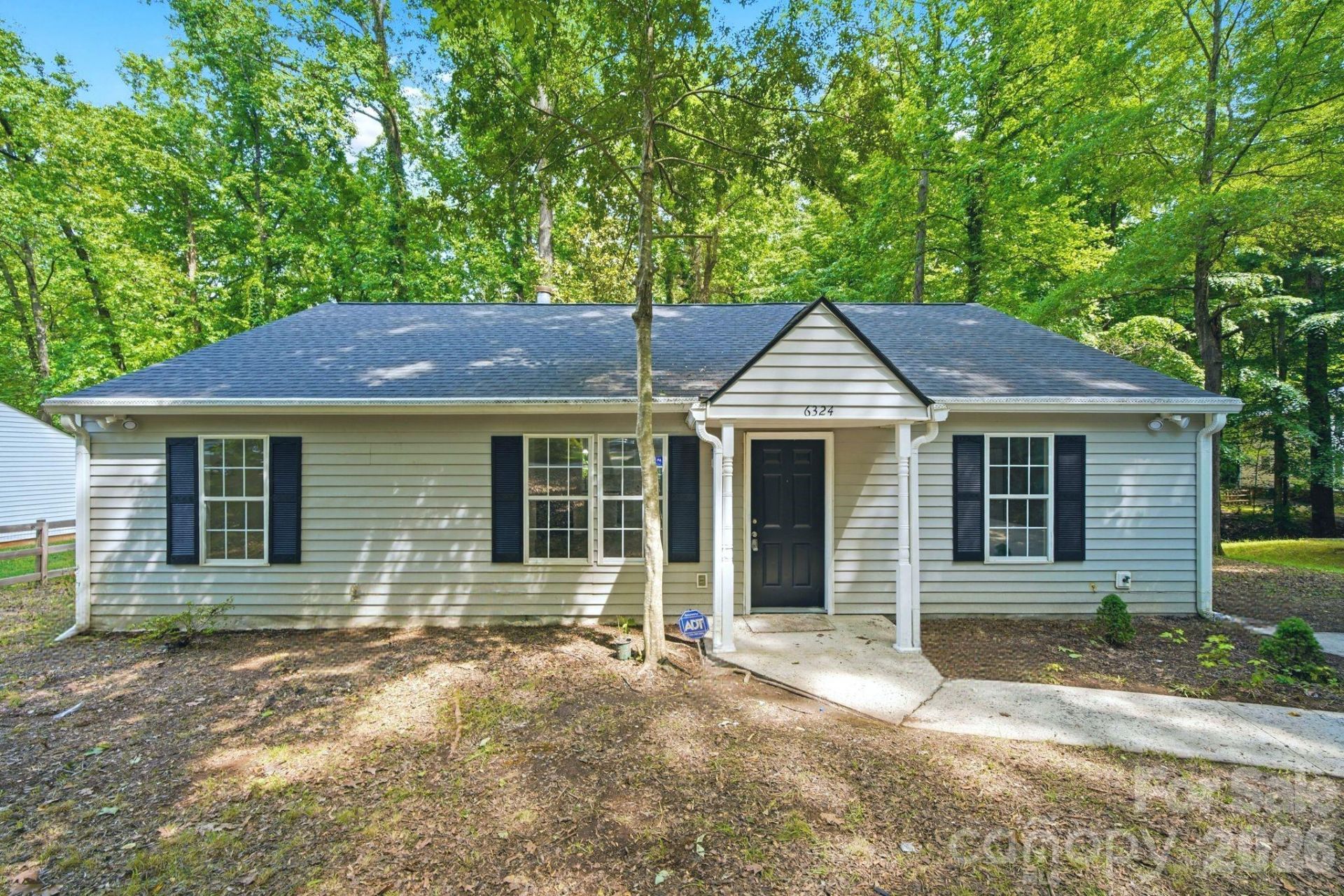 6324 Grove Park Boulevard, Charlotte, NC 28215 Main Photo