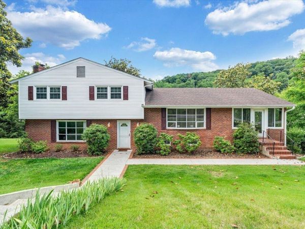 5920 Brahma RD , Roanoke, VA 24018
