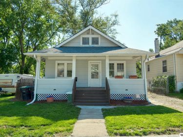 3325 N 41st Street , Omaha, NE 68111