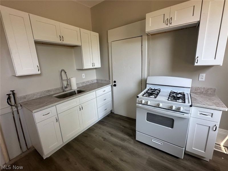2055 W 65th Street, Unit Lower Rear, Cleveland, OH 44102 Photo 5