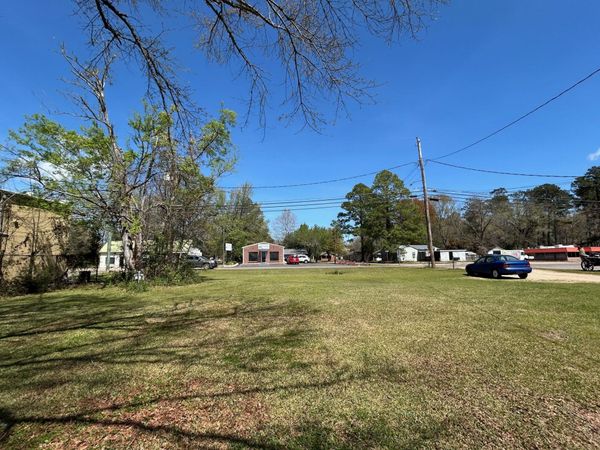 00 Broad St, Columbia, MS 39429