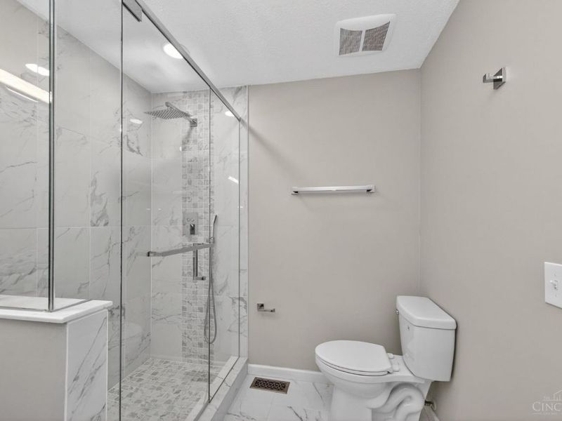 10801 Fallsington Court, Blue Ash, OH 45242 Photo 37
