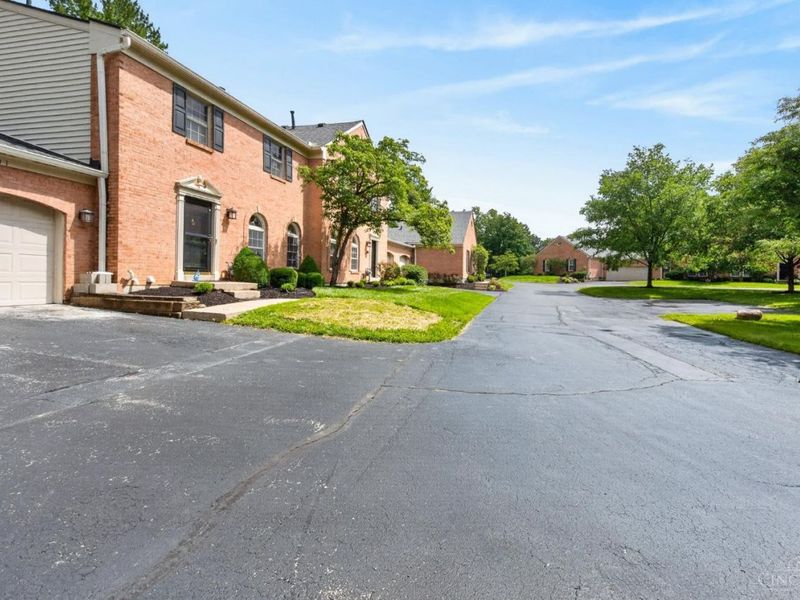 10801 Fallsington Court, Blue Ash, OH 45242 Photo 5