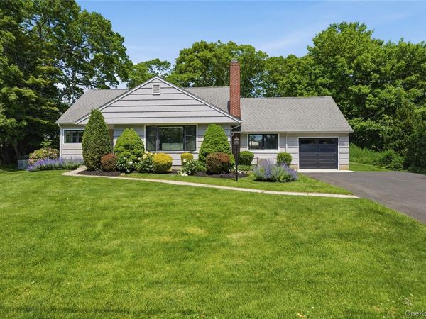 12 Wayne Court, Westhampton, NY 11977