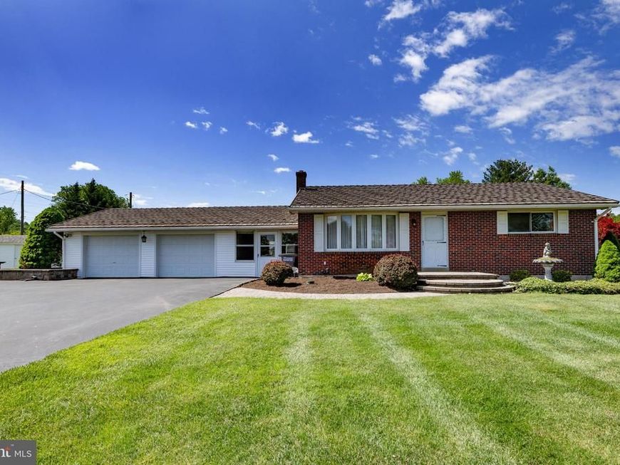 4420 N Sunset Drive , Coopersburg, PA 18036 Main Photo