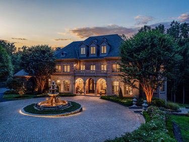 9120 MINE RUN DRIVE , GREAT FALLS, VA 22066