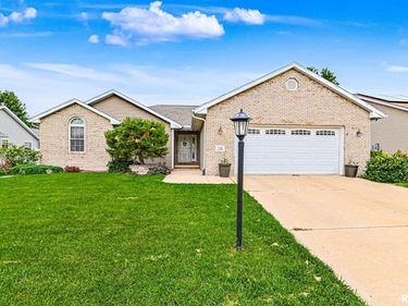 716 SIMON Street, Washington, IL 61571