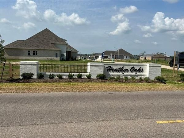345 SOPHIA Drive , Luling, LA 70070
