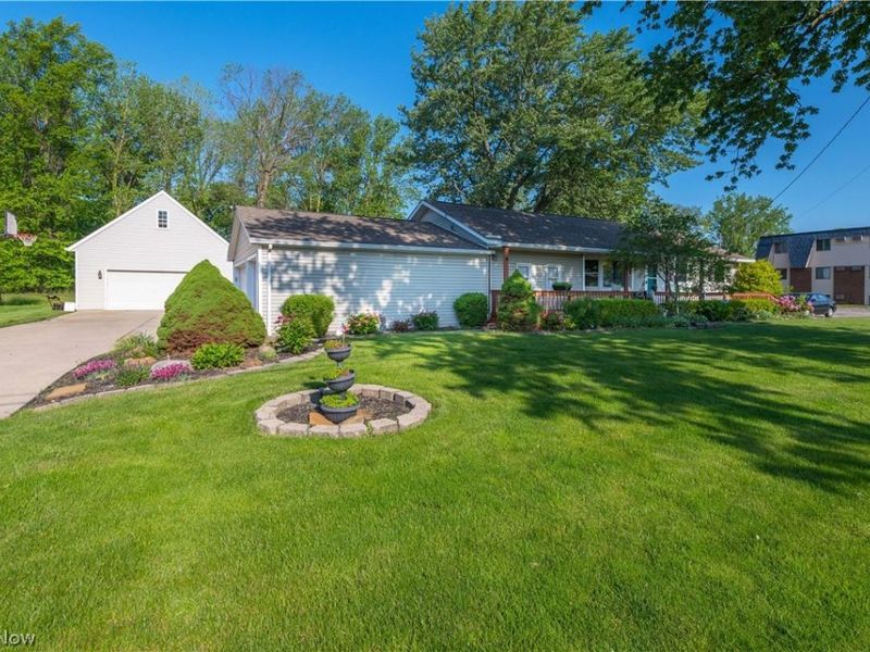 700 Harris Road, Sheffield Lake, OH 44054 Photo 3