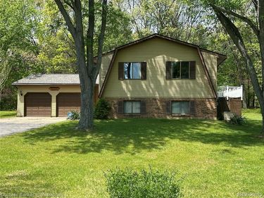 5398 Linger Lane , Oregon Twp, MI 48446