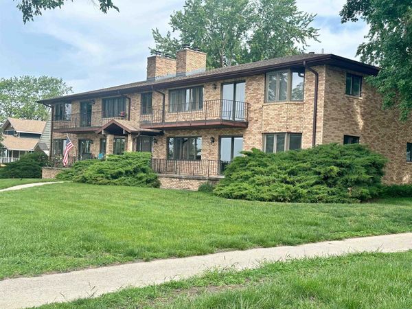 209 E Lakeshore Drive, Unit 2, Storm Lake, IA 50588