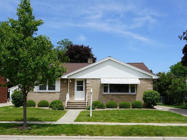 1142 BOND STREET, Green Bay, WI 54303