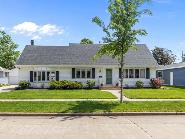 2714 N ELMWOOD COURT, Appleton, WI 54911