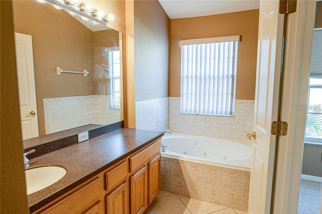 3043 Pointeview Drive, Tampa, FL 33611 Photo