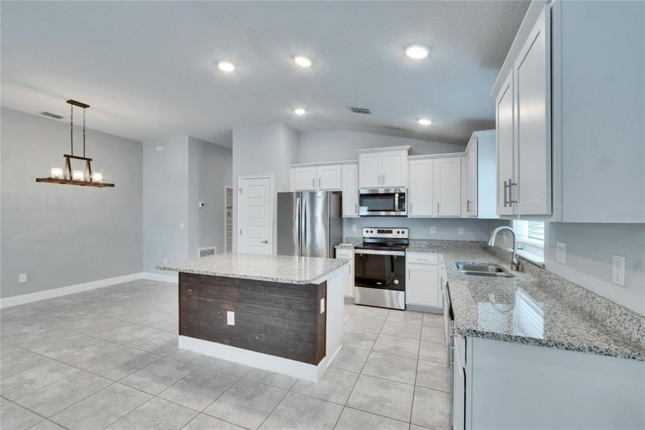 14525 Scottburgh Glen Drive, Wimauma, FL 33598 Photo