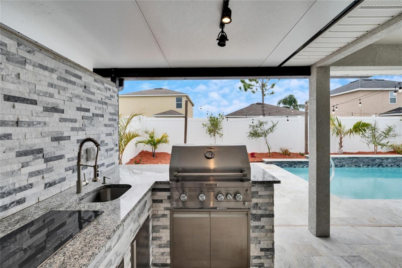 14525 Scottburgh Glen Drive, Wimauma, FL 33598 Photo
