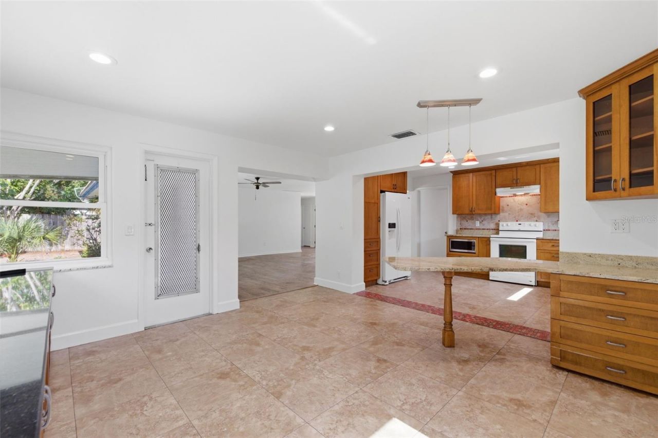1344 62nd Place S, Saint Petersburg, FL 33705 Photo