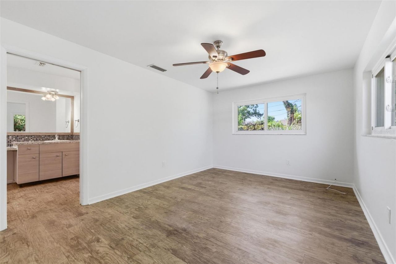 1344 62nd Place S, Saint Petersburg, FL 33705 Photo