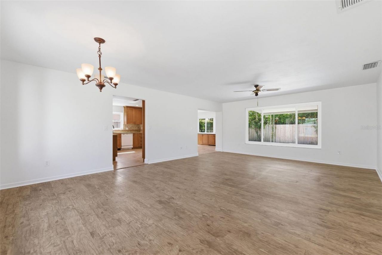 1344 62nd Place S, Saint Petersburg, FL 33705 Photo
