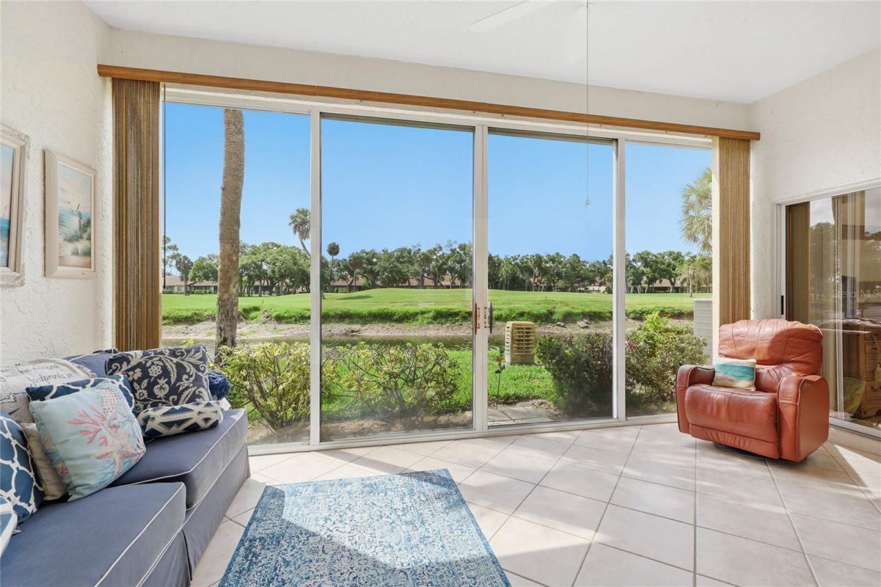 5590 Golf Pointe Drive, Unit 5590, Sarasota, FL 34243 Photo