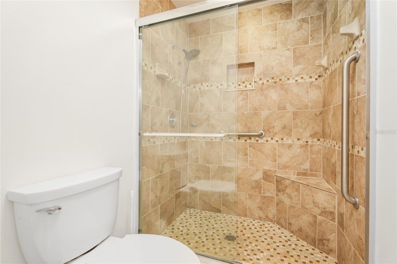5590 Golf Pointe Drive, Unit 5590, Sarasota, FL 34243 Photo