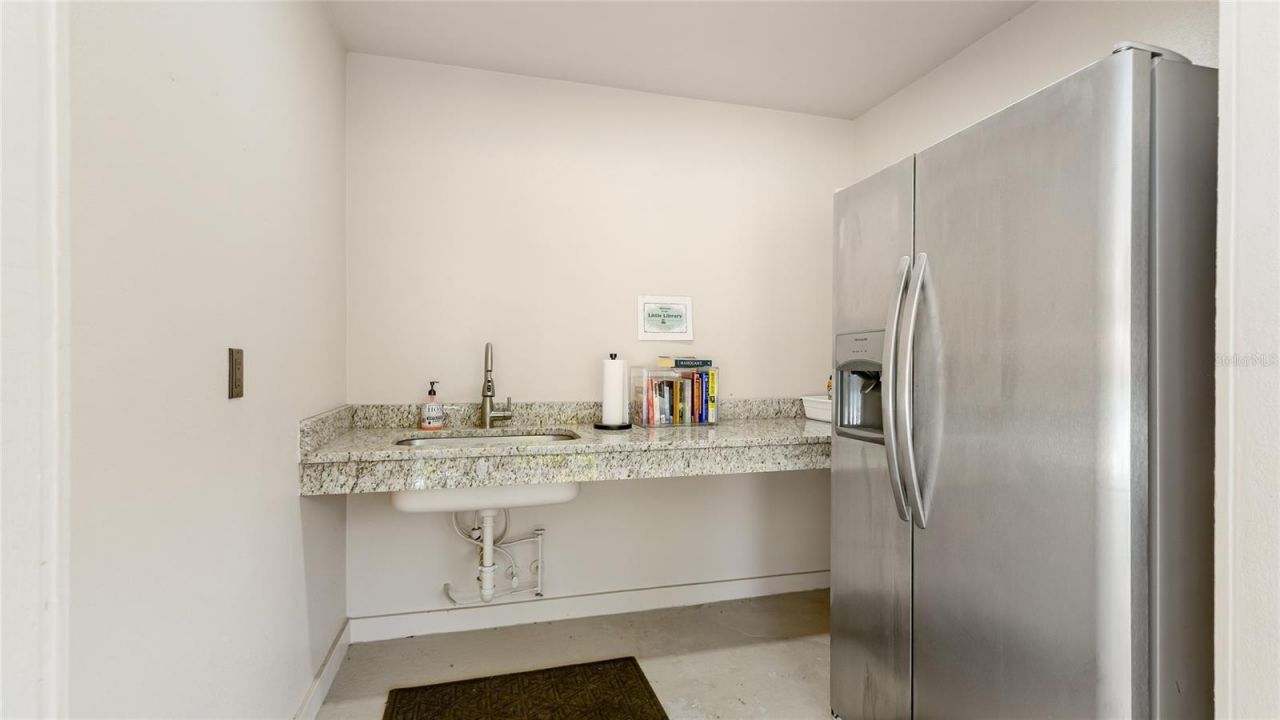 5590 Golf Pointe Drive, Unit 5590, Sarasota, FL 34243 Photo