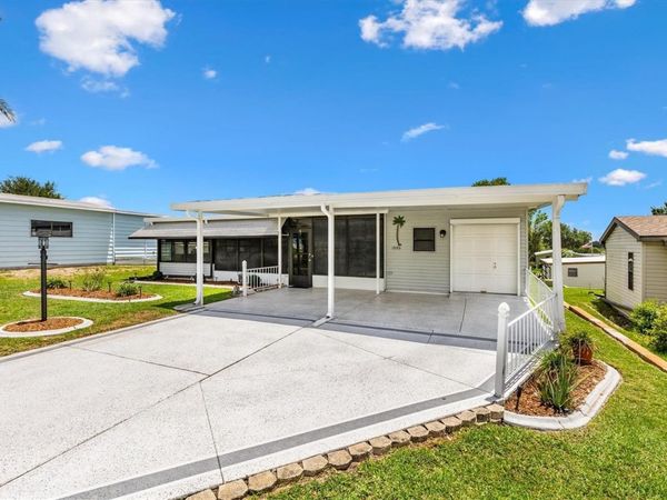1555 HILLCREST DRIVE , THE VILLAGES, FL 32159