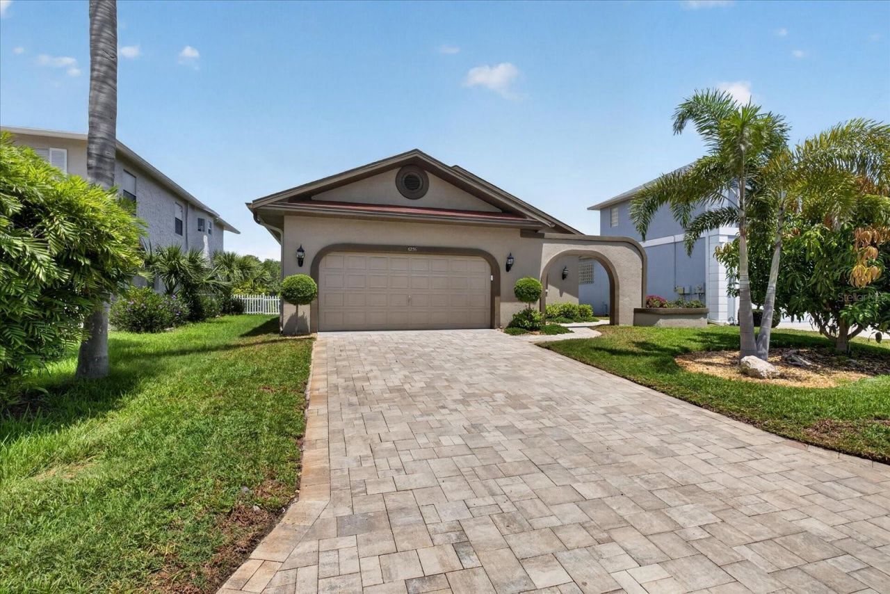 6236 Bayside Drive, New Port Richey, FL 34652 Photo