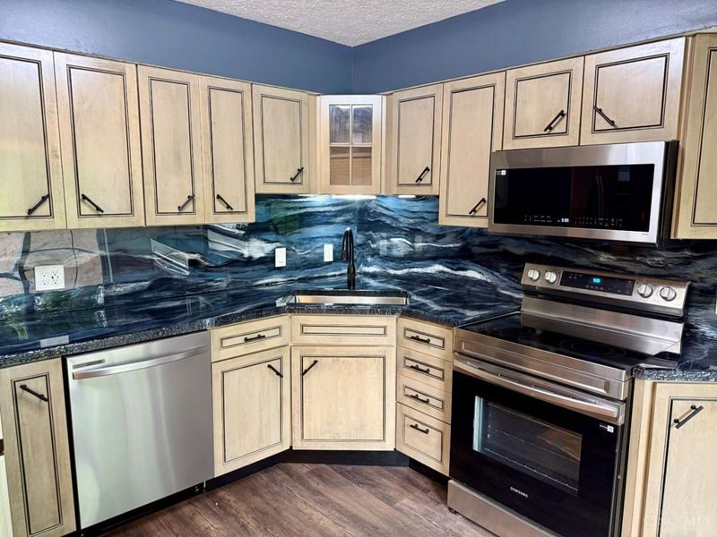 3275 Danbury Road, Fairfield, OH 45014 Photo 9