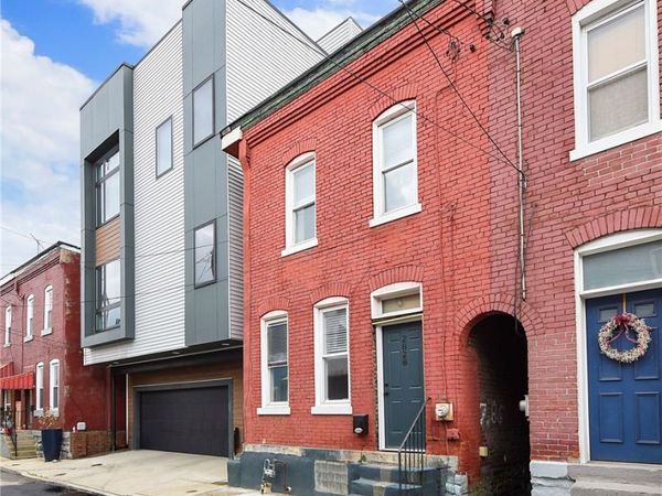 2828 Larkins Way, Pittsburgh, PA 15203