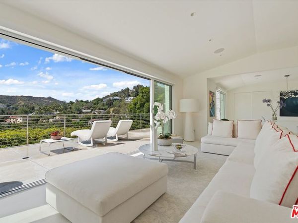 9422 Readcrest Drive, Beverly Hills, CA 90210