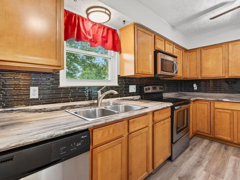 6328 Shaftsbury Lane, Dublin, OH 43017 Photo 16