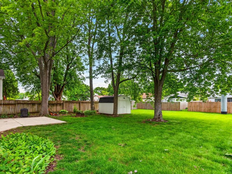 6328 Shaftsbury Lane, Dublin, OH 43017 Photo 4