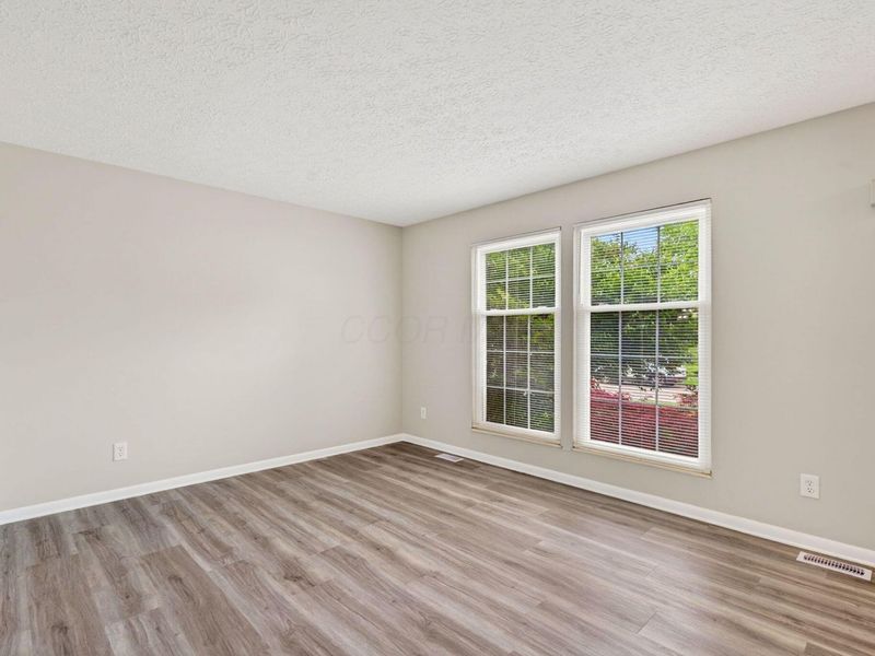 6328 Shaftsbury Lane, Dublin, OH 43017 Photo 8