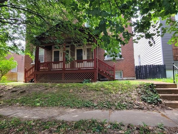4668 Rosa Avenue , St Louis, MO 63116