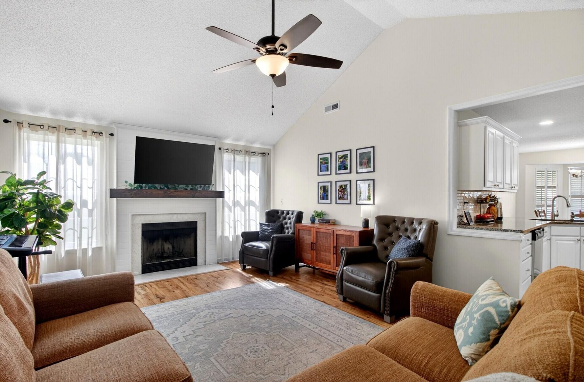 1308 Camden Crossing Photo 8