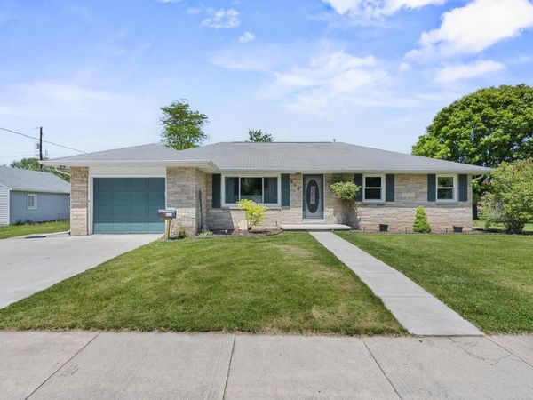 618 E HARDING DRIVE, Appleton, WI 54915