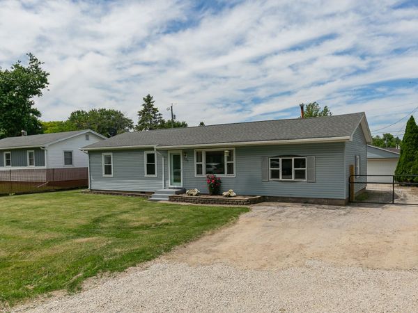108 E 5th Street , Coal Valley, IL 61240