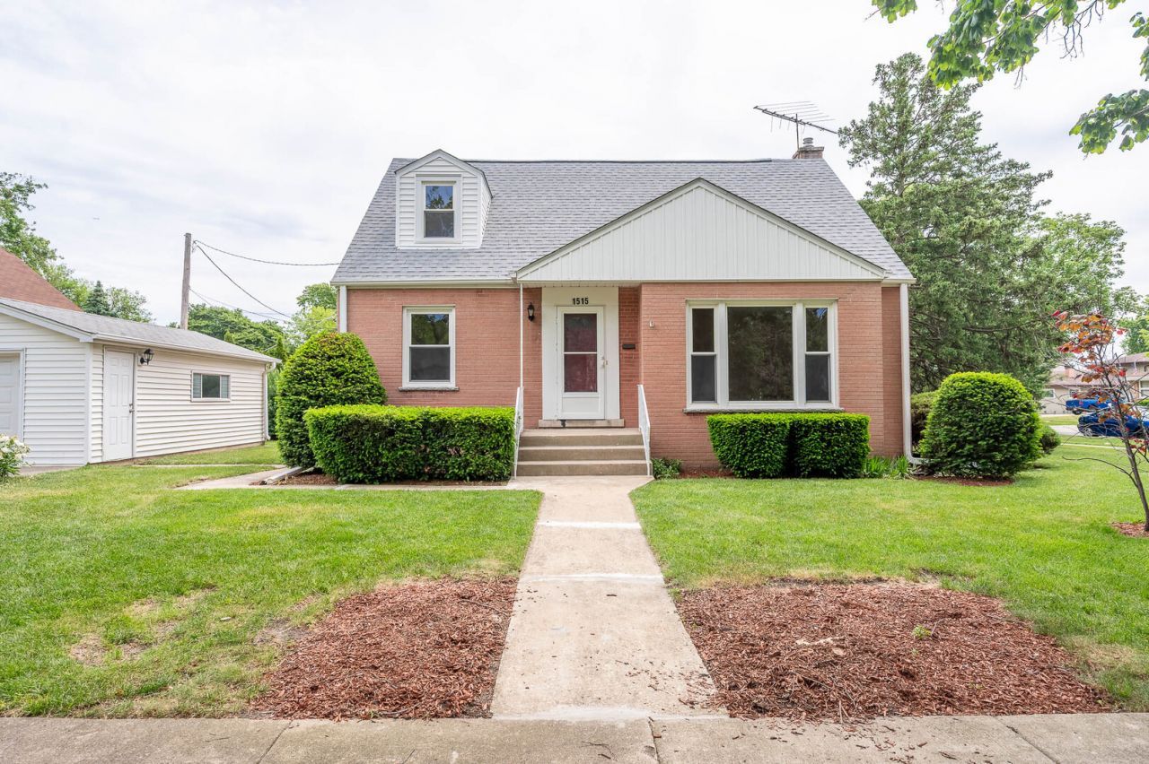 1515 Orchard Street, Des Plaines, IL 60018 Main Photo
