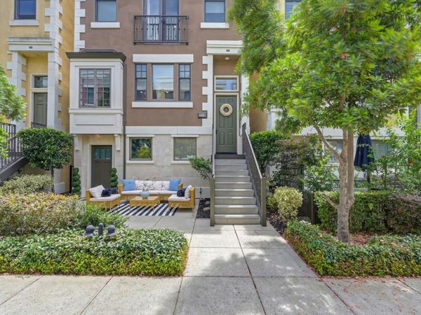 2010 Vizcaya Walk, Sacramento, CA 95818
