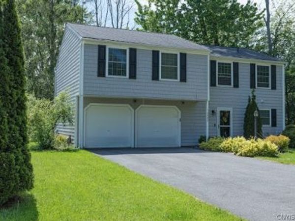 3082 Amberlea Lane , Baldwinsville, NY 13027